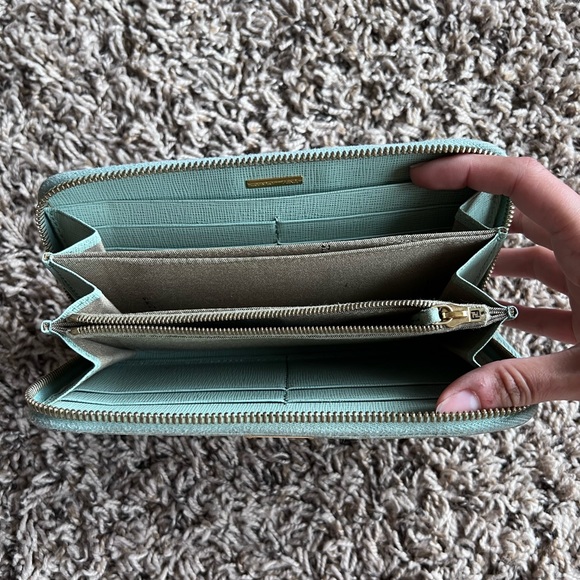 Fendi zip around wallet - Picture 3 of 7
